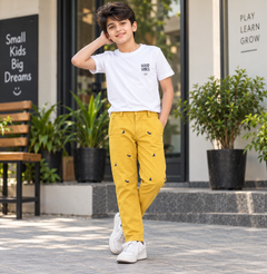 Elastic Waist Jeans  With Front Back Pocket And Front Embroidery - K-125